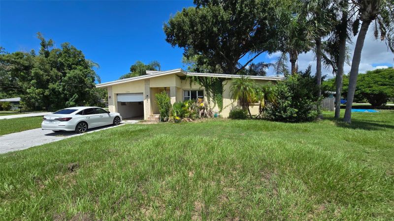 12600 Palm Dr, Largo, FL 33774