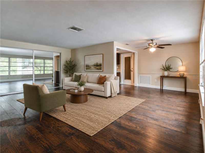 3850 Moog Rd, Holiday, FL 34691