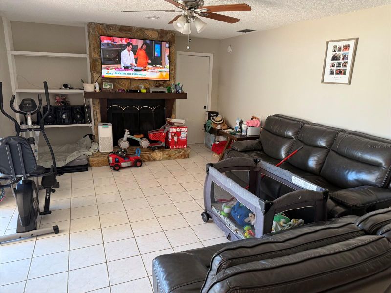 16307 E Course Dr, Tampa, FL 33624