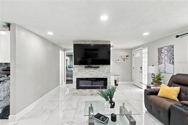 101 Mitchell Dr, Brandon, FL 33511
