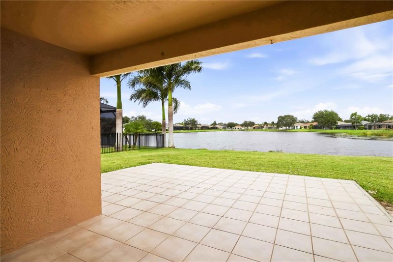 5207 52nd Ave W, Bradenton, FL 34210