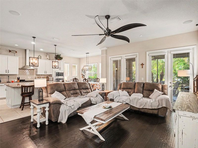 7508 Lantern Park Ave, Apollo Beach, FL 33572