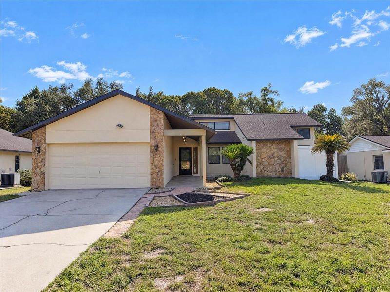 5201 Eagle Island Dr, Land O Lakes, FL 34639