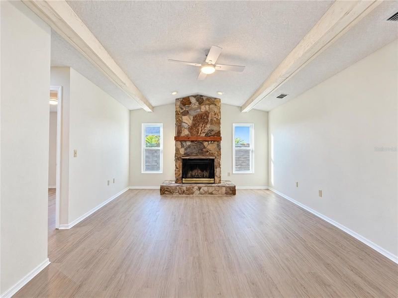 8421 Cypress Lake Cir, Sarasota, FL 34243