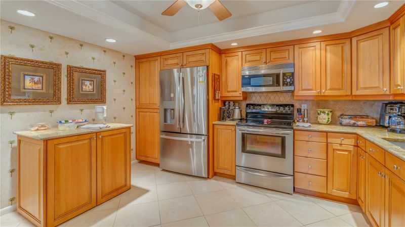 5200 Brittany Dr S #1201, St Petersburg, FL 33715