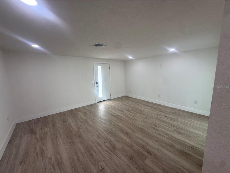 2617 W Crenshaw St, Tampa, FL 33614