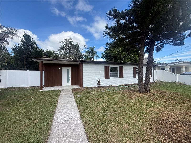 2617 W Crenshaw St, Tampa, FL 33614