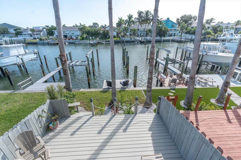 751 Pinellas Bayway S #102, Tierra Verde, FL 33715