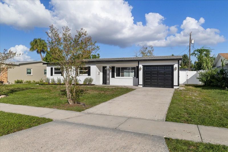 6017 Ambassador Dr, Tampa, FL 33615