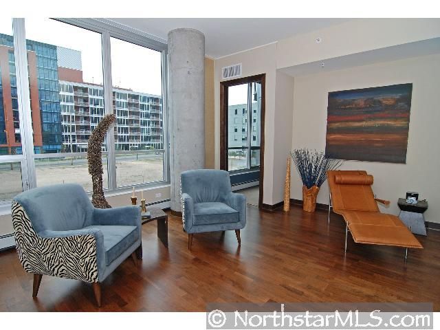 901 2nd St S #202, Minneapolis, MN 55415