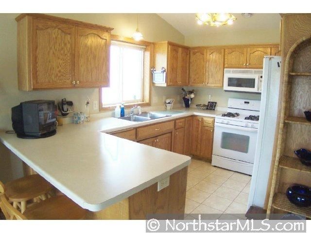 704 Oak Pond Dr, Sartell, MN 56377