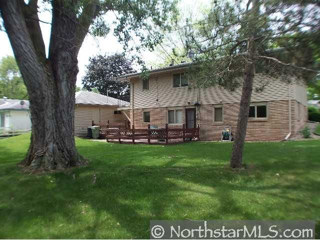 3206 Chowen Ave N, Crystal, MN 55422