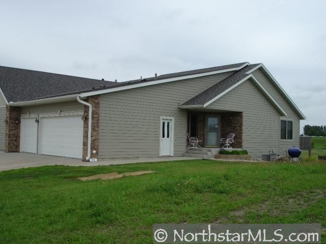 368 Pike Ct, Winsted, MN 55395