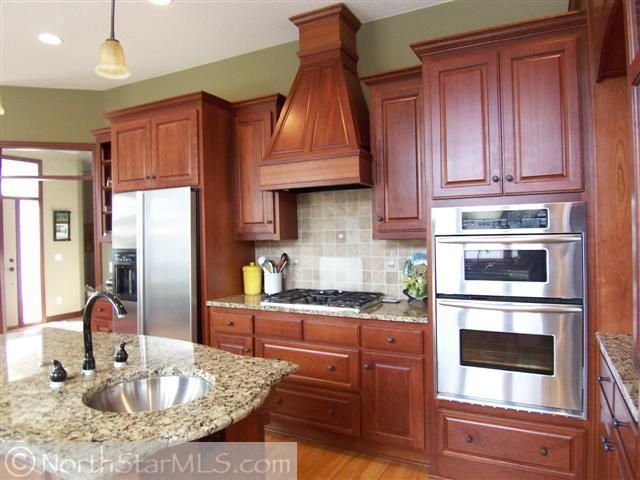 2281 County Road B W, Roseville, MN 55113