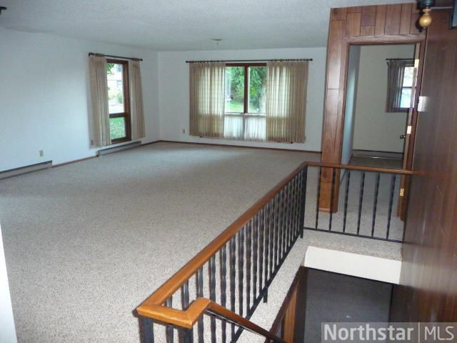 305 W Bluff Ave, Elmwood, WI 54740