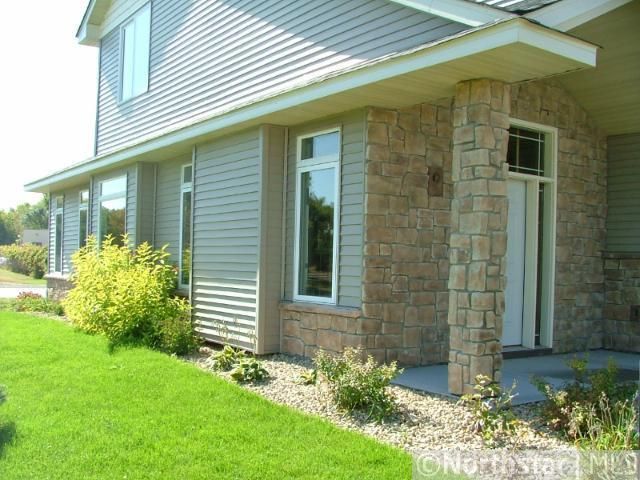 403 Aqua Cir, Lino Lakes, MN 55014