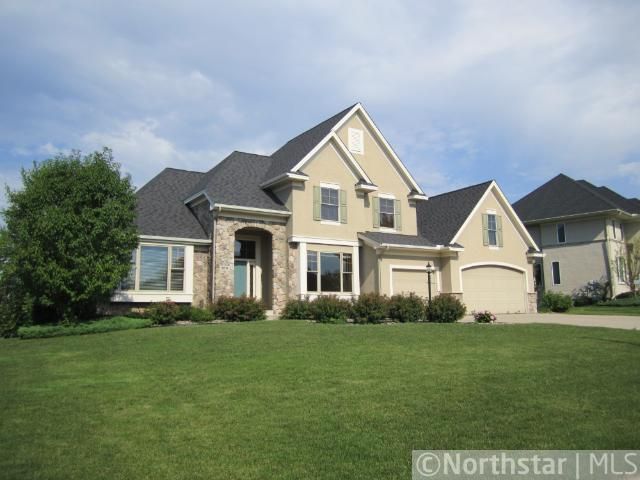 8874 Springwood Dr, Woodbury, MN 55125