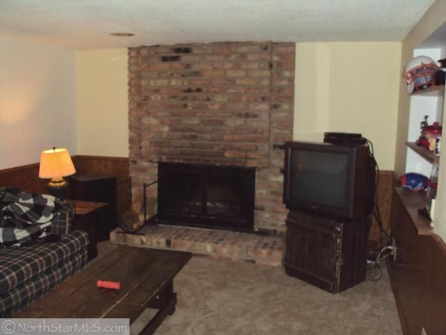 154 Juniper Ln, Apple Valley, MN 55124