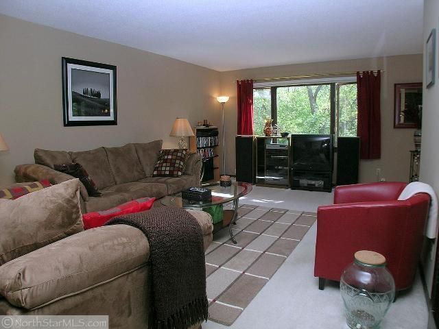13352 Eveleth Way, Apple Valley, MN 55124