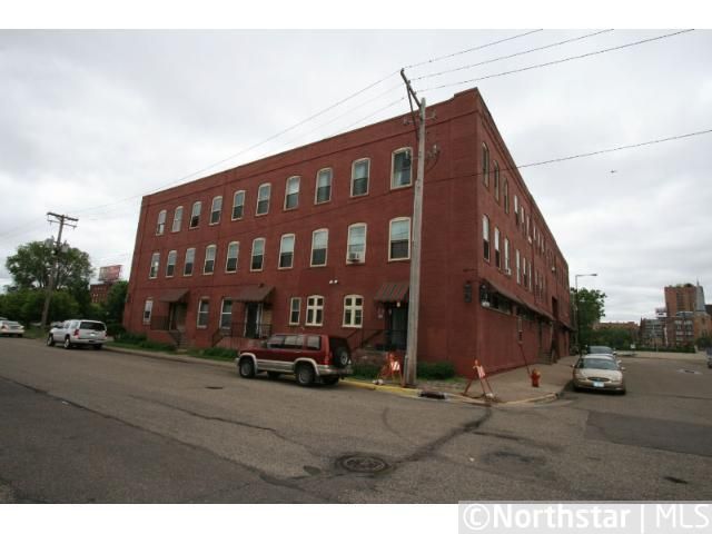328 9th St E #202, Saint Paul, MN 55101