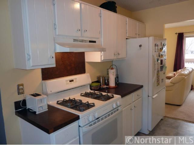 277 W Eagle Lake Dr, Maple Grove, MN 55369