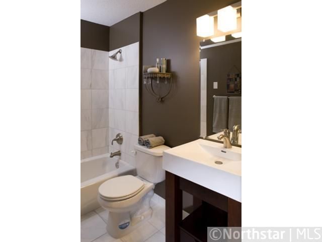 50 Groveland Ter #C206, Minneapolis, MN 55403