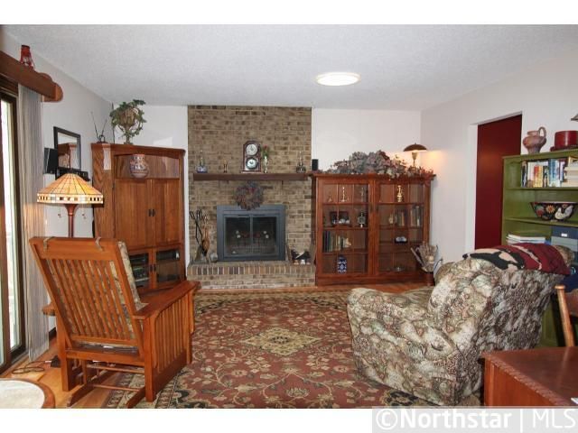 14919 Carriage Place Dr, Burnsville, MN 55306