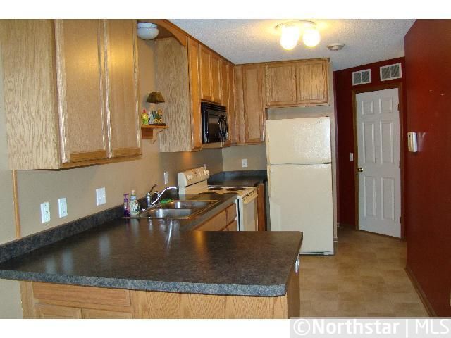 1601 Riverwood Dr, Burnsville, MN 55337