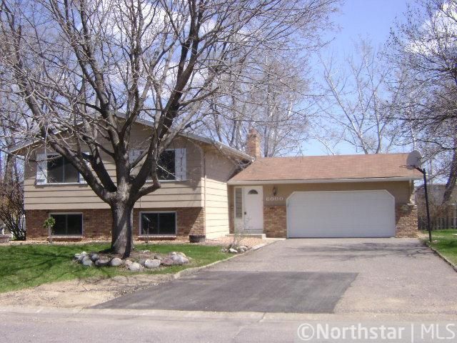 6000 Candlewood Ct N, Brooklyn Park, MN 55443