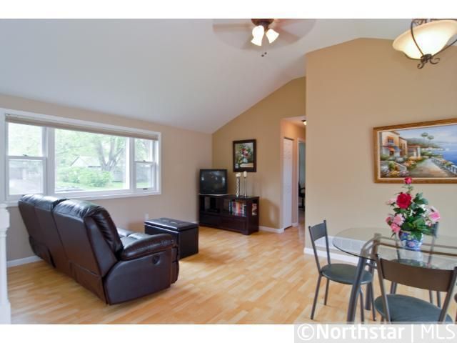 8314 12th Ave S, Bloomington, MN 55425