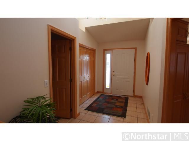3007 Highpointe Curve, Roseville, MN 55113