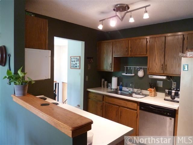 4446 Slater Rd, Eagan, MN 55122