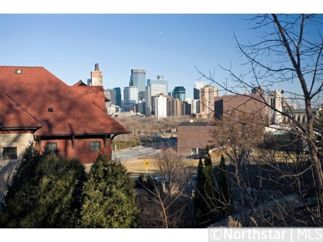 39 Groveland Ter, Minneapolis, MN 55403