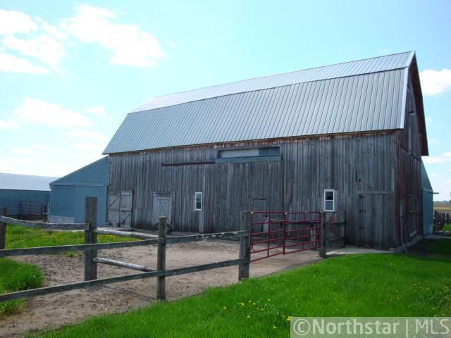 1401 Yacht Ave, Stewart, MN 55385