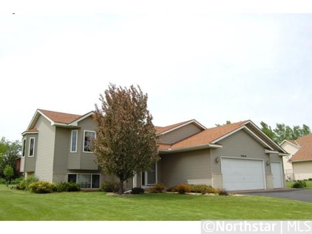 29830 Broadway St, Lindstrom, MN 55045