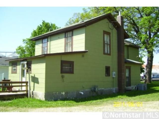 510 Broadway St N, Le Roy, MN 55951