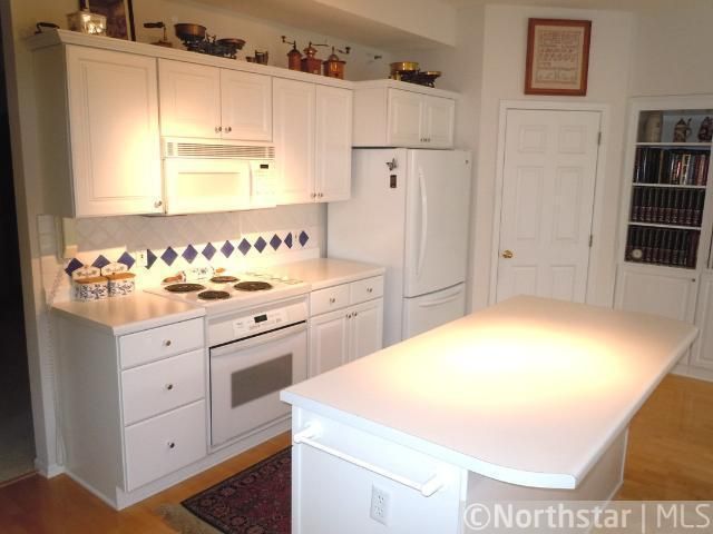 5555 Dewey Hill Rd #105, Edina, MN 55439