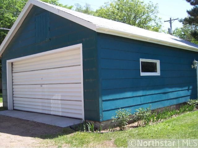 710 6th St NE, Little Falls, MN 56345