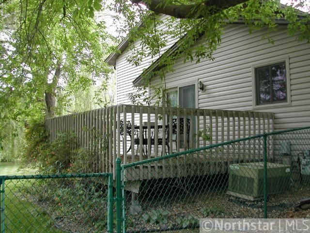 1516 Sherwood Rd, Shoreview, MN 55126