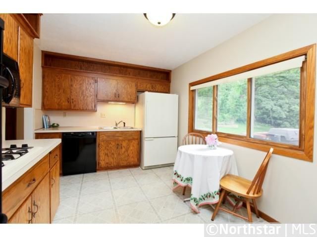 8520 Zenith Rd, Bloomington, MN 55431