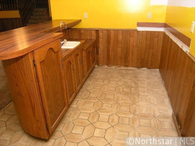 810 E Circle Dr, Montgomery, MN 56069