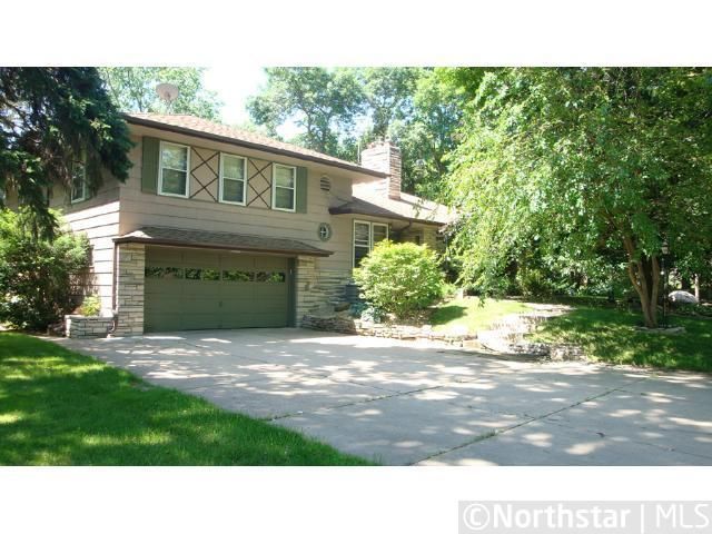 425 Wayside Rd W, Hopkins, MN 55343