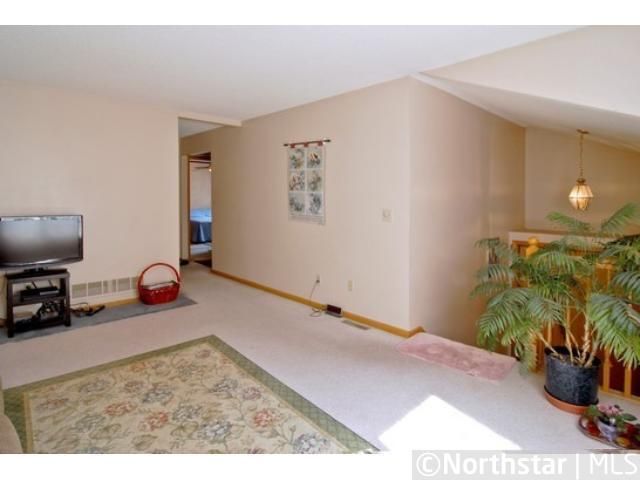 1663 Fernwood St, Saint Paul, MN 55108