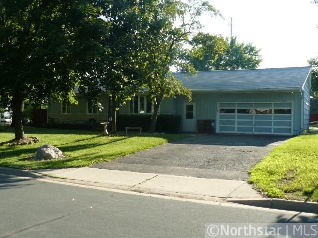 564 Willow Ln, Woodbury, MN 55125