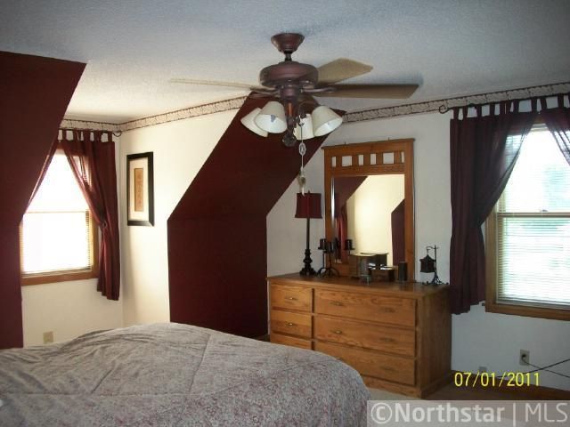804 Main St N, Winthrop, MN 55396