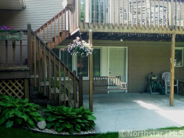 1741 Deerwood Dr, Eagan, MN 55122