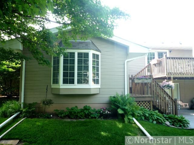 1741 Deerwood Dr, Eagan, MN 55122