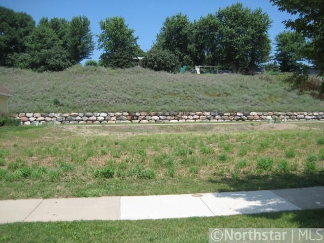 15575 Duck Trail Ln, Apple Valley, MN 55124