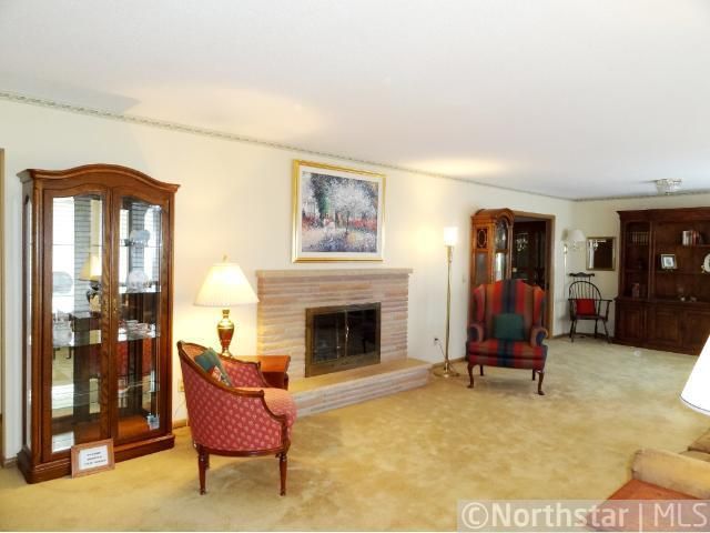 105 Quebec Ave S, Golden Valley, MN 55426