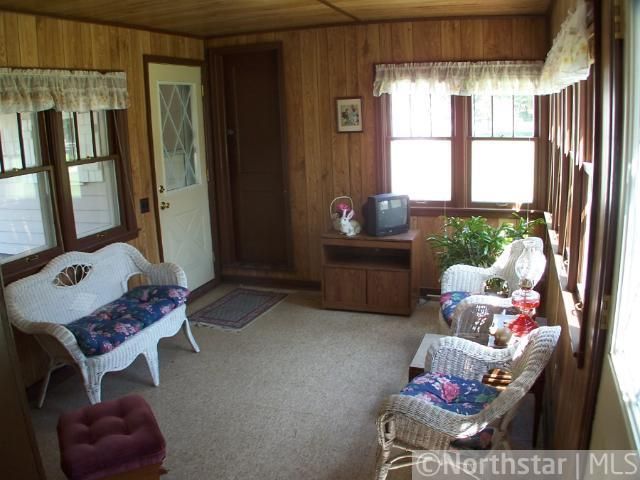 12 Kingston Ave, Maplewood, MN 55117